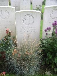 Canada Cemetery Tilloy Les Cambrai - Sauvage, P